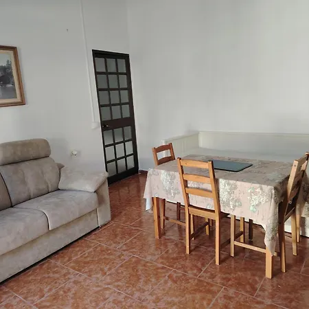 Holiday home Con Patio